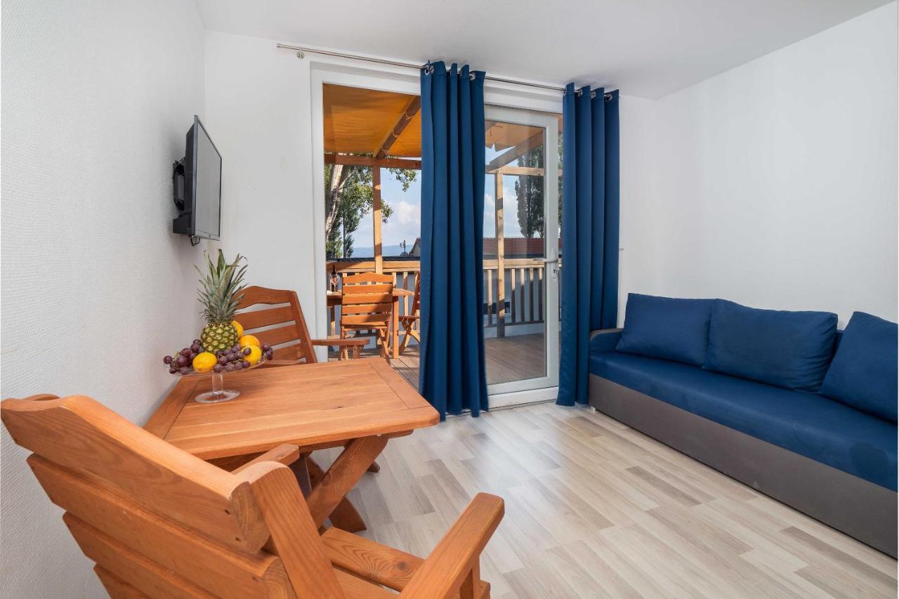Mediteran Travel Mobile Homes Miran Pirovac Exterior foto