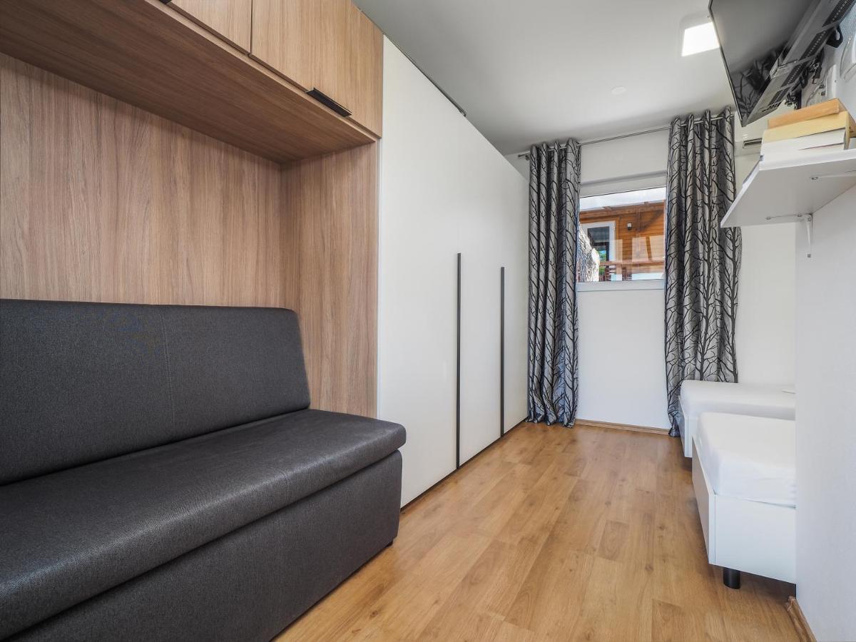 Mediteran Travel Mobile Homes Miran Pirovac Exterior foto