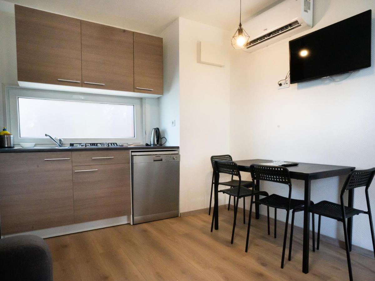 Mediteran Travel Mobile Homes Miran Pirovac Exterior foto